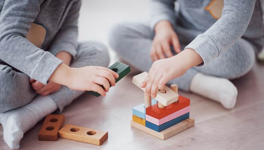 Plano deve cobrir tratamento de autista em clínica especializada